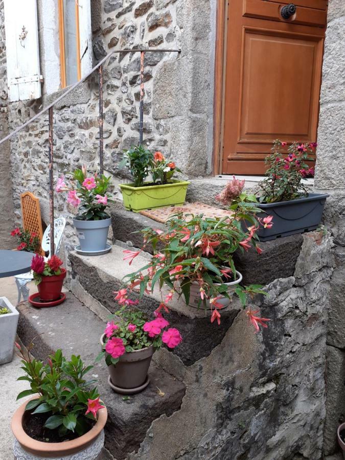 Le Refuge Des Alpes Mancelles Fresnay-sur-Sarthe Exterior foto